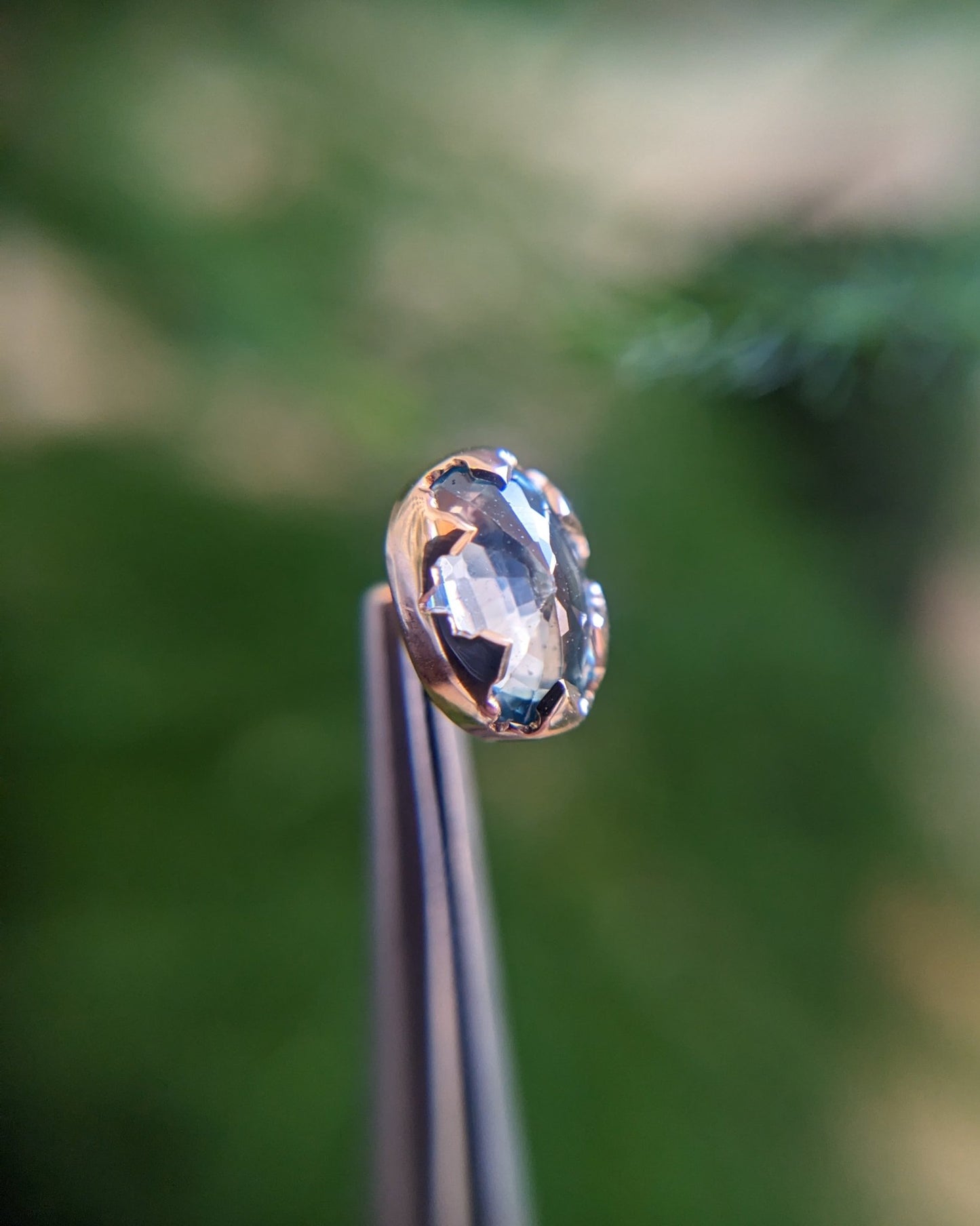 Acanthus zircon end - Aurum Deorum - piercing jewellery