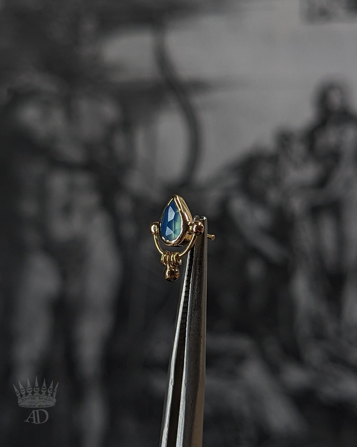 Chalcedony Comet - Aurum Deorum - piercing jewellery