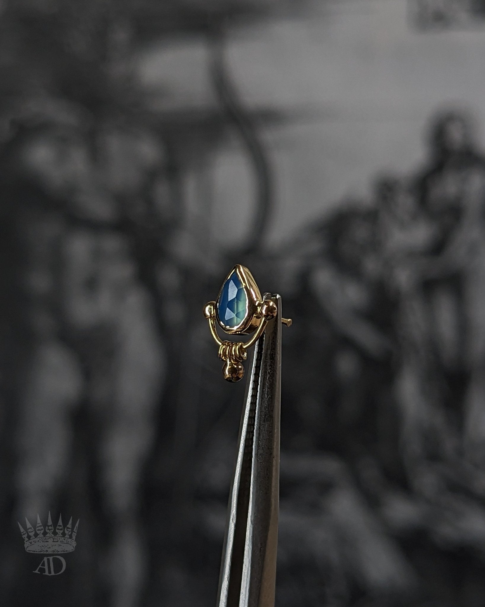 Chalcedony Comet - Aurum Deorum - piercing jewellery