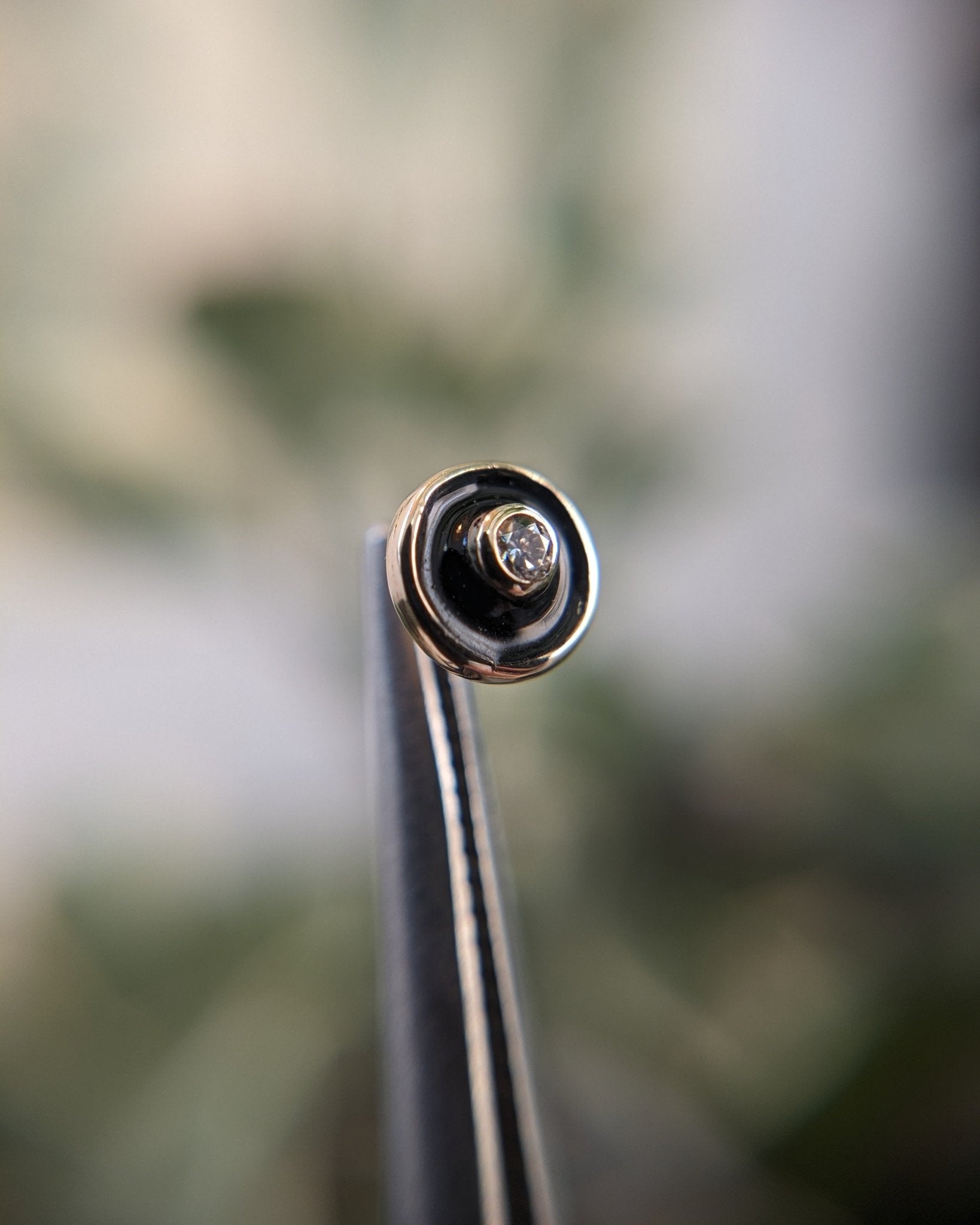 Moissanite diamond + black enamel end - Aurum Deorum - piercing jewellery