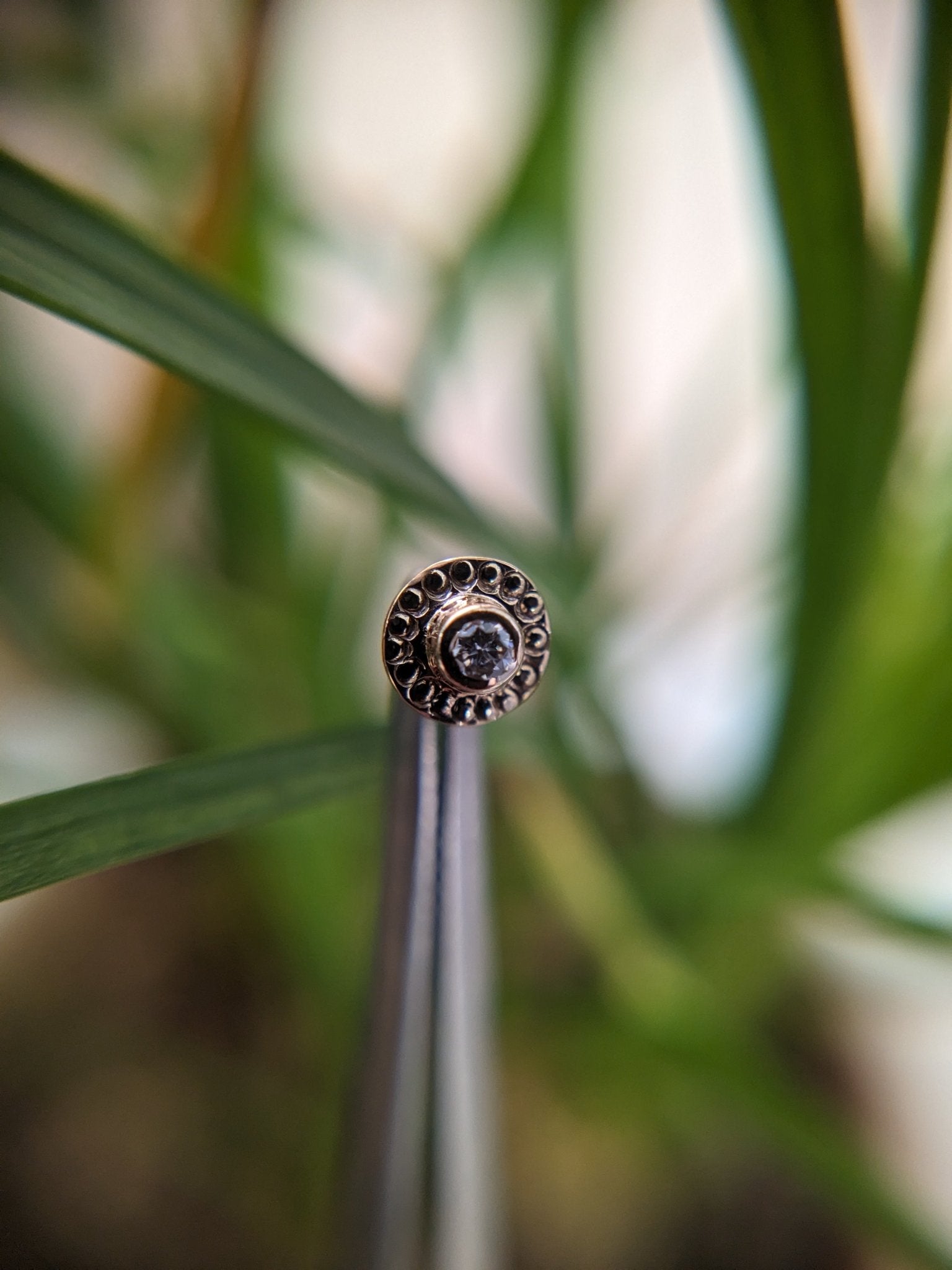 Moissanite diamond end 1.5 milgrain - Aurum Deorum - piercing jewellery