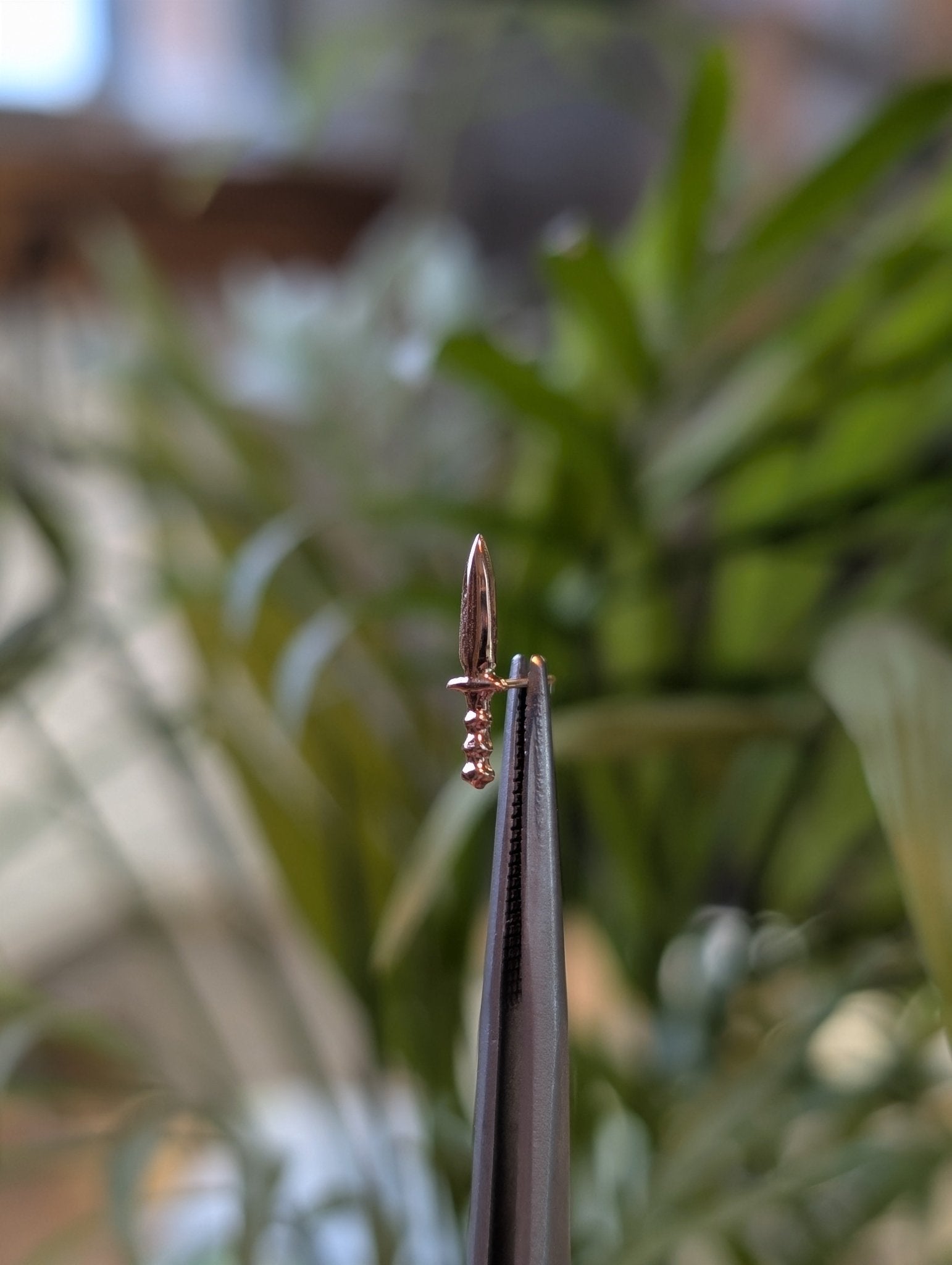 Sword Threadless End - Aurum Deorum - piercing jewellery