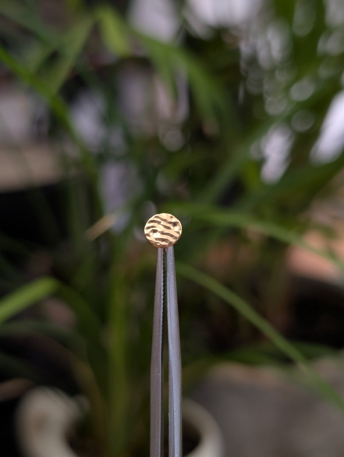 Texture disk No.2 Threadless End - Aurum Deorum - piercing jewellery
