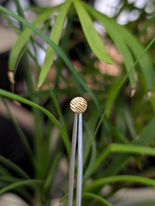 Texture disk No.4 Threadless End - Aurum Deorum - piercing jewellery