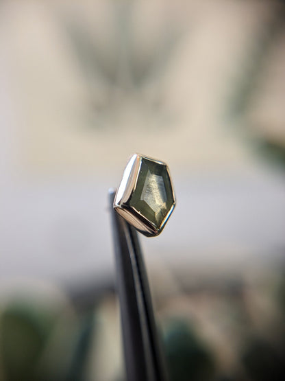 Tourmi shard no.1 in 14k yellow gold with tourmaline, view 2