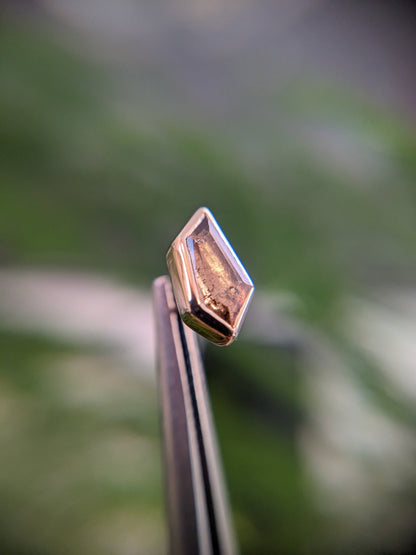 Tourmi shard no.4 in 14k yellow gold with tourmaline
